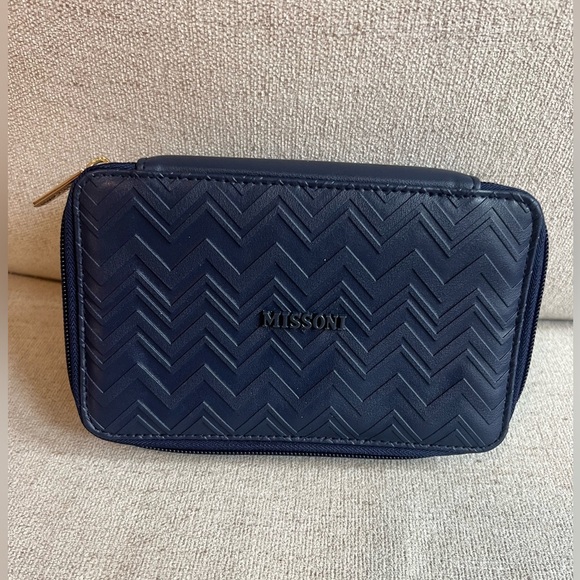 Missoni Delta Airlines Travel Bag EXCLUSIVE limited edition - Picture 1 of 5